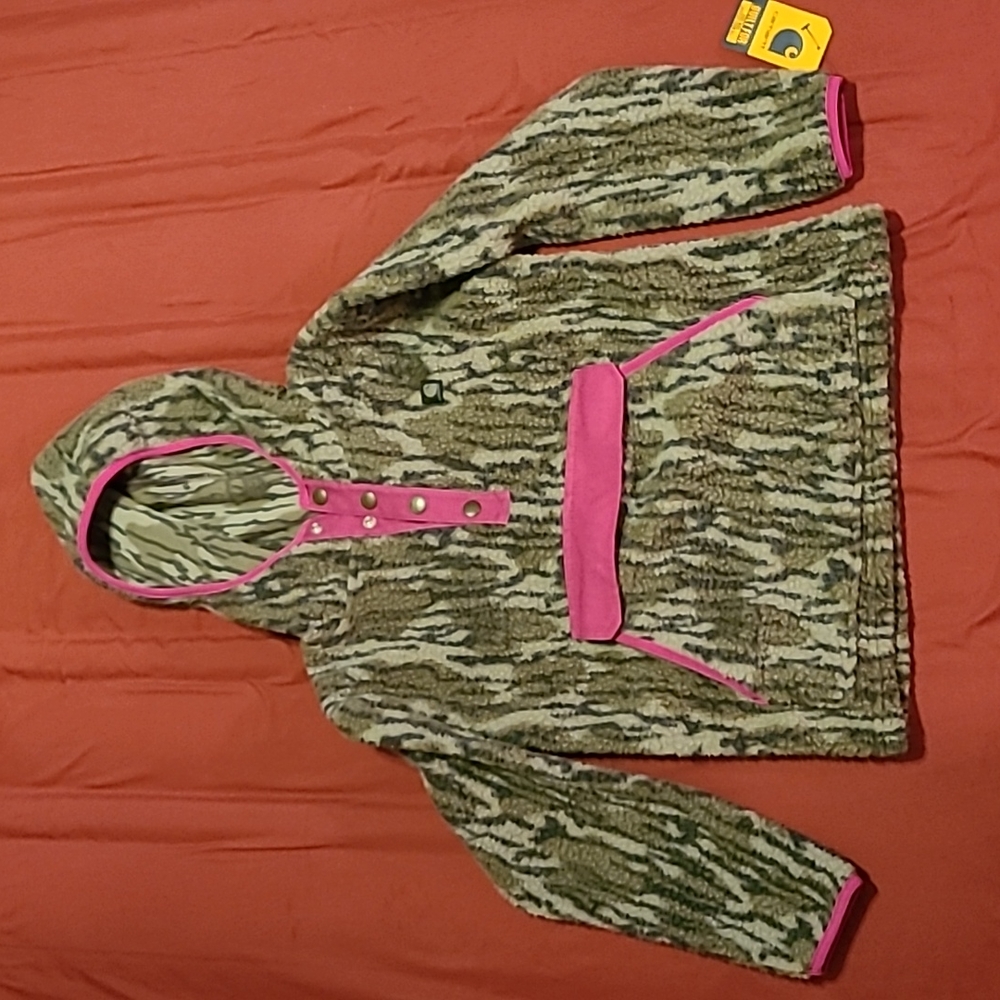Girls Carhartt NWT quarter snap camo pullover